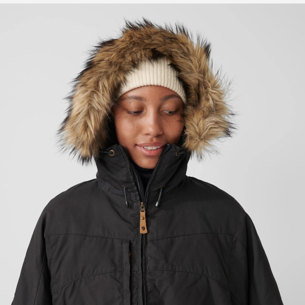 Fjallraven “Luhkka” Women’s Cape with Faux Fur Hood NWOT - Picture 6 of 16